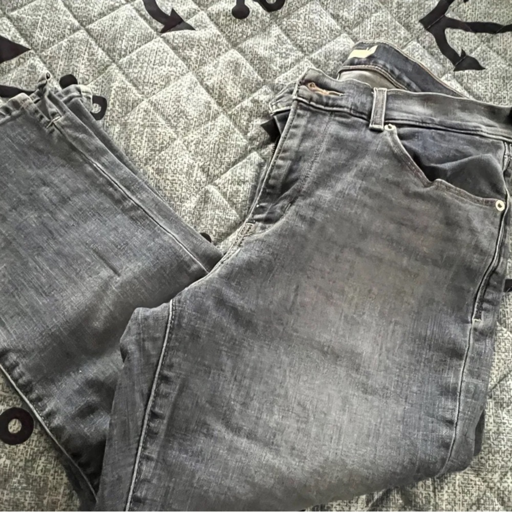 Levi’s Ladies Classic Capris size 8